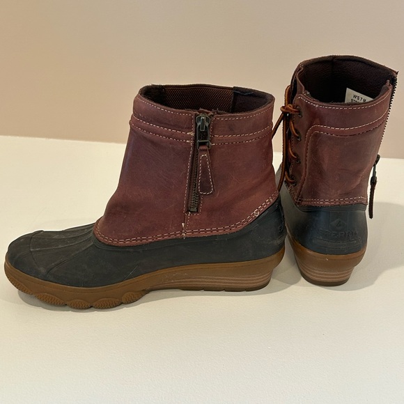 Women size 7 Sperry boots - Picture 3 of 5